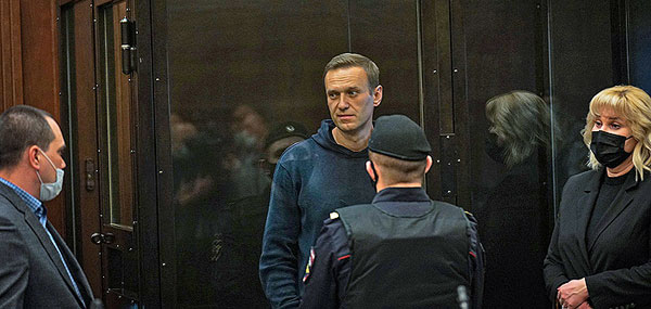 Алексей Навальный выступил в суде по замене условного срока на реальный