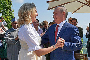 Экс-глава МИД Австрии Карин Кнайсль наконец-то получила от Путина свадебный подарок
