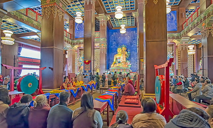 Далёкая от святости семья подарила Туве буддийский монастырь